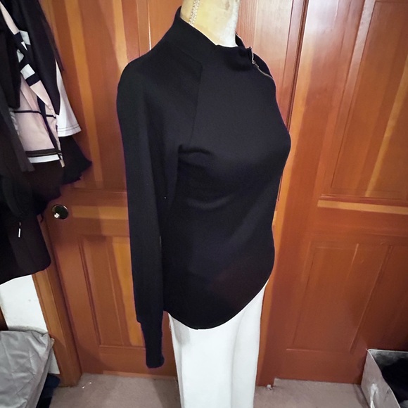 ZigZag Zipper Mock Neck Tee. - Picture 6 of 12